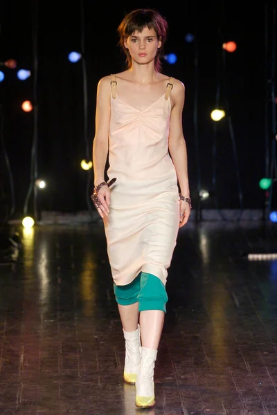 Look 32